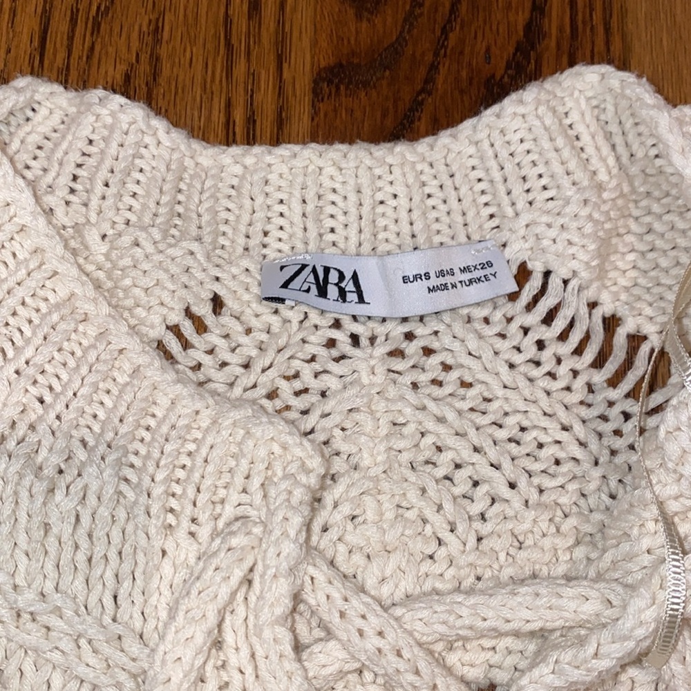 Zara - Crochet Sweater - S - Picture 2 of 7